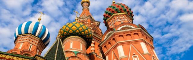 Парламент рассмотрит предложение запретить туризм в Россию и Беларусь