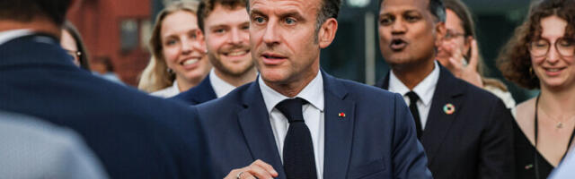 Макрон анонсировал запрет на использование соцсетей подростками младше 15 лет