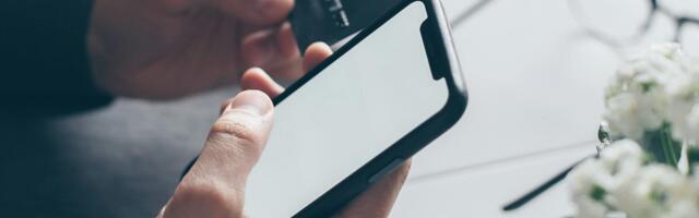 Ни дивана, ни 5000 евро. Осторожно, мошенники на Facebook!