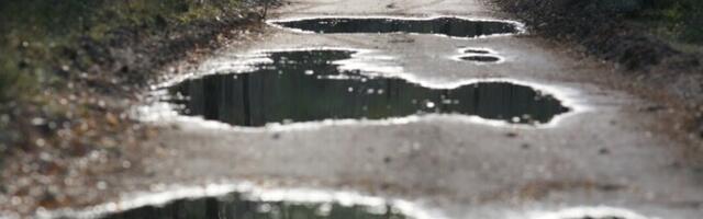 В связи с дождливой погодой департамент ввел весовые ограничения на грунтовых дорогах Эстонии