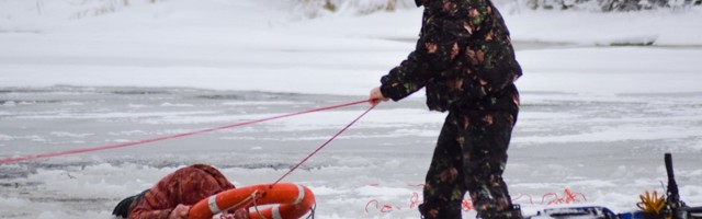 На Липовке спасли провалившегося под лед рыбака