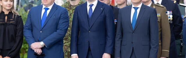 ФОТО | В честь Дня победы в Пярну прошла торжественная церемония поднятия флага Эстонии