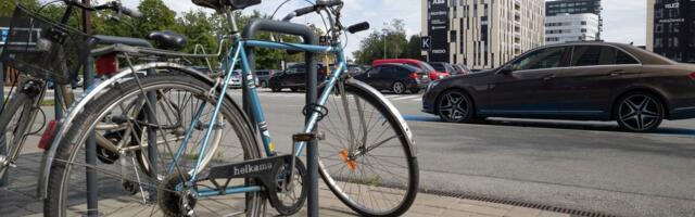 Забытые на крыше машины велосипеды привели к большому ущербу