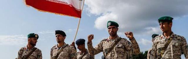 Аятолла Хаменеи привел армию Ирана в состояние повышенной боеготовности