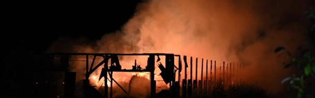 ФОТО И ВИДЕО | Ночной пожар до утра тушили спасатели трех уездов