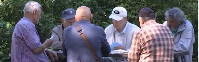 Большинство  отказалось  от помощи частных пенсионных фондов Литвы