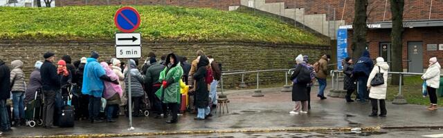 Очередь на 10 часов, протокол за кондиционер и продажа мест: как люди проходят границу в Нарве