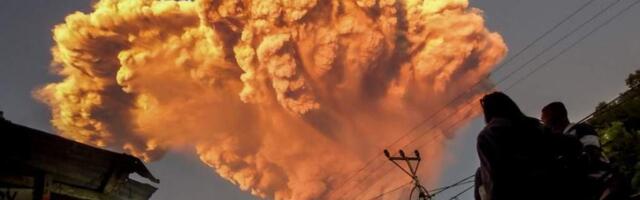 На архипелаге острова Бали началось извержение вулкана