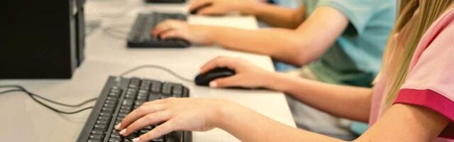 Родители и педагоги бьют тревогу – дети перестали учиться. Задания за них выполняет ИИ