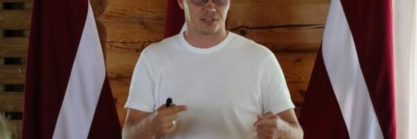 В лидеры рейтинга партий выдвинулось Национальное объединение