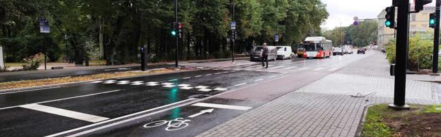 Бульвар Вабадузе открыт для автотранспорта