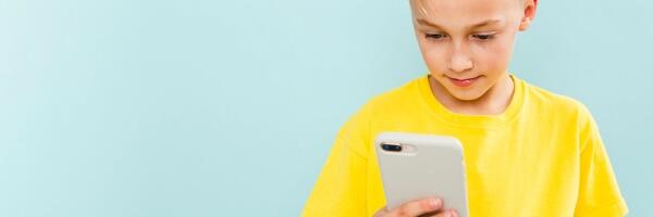 День судебных исполнителей: бесплатная телефонная консультация по вопросам интересов детей