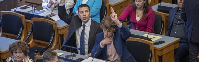 ВИДЕО | „В зале большевизм. Поставьте меня к стенке!“. Восстановление работы Рийгикогу сопровождалось криками и топотом ног