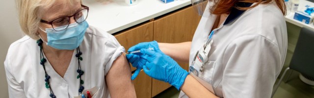 В таллиннской больнице начали вакцинировать пациентов