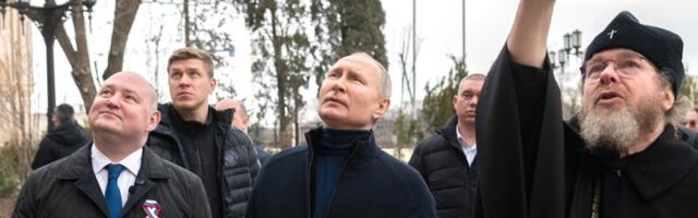 ЕС ввел санкции против духовника Путина, агентов ФСБ и пропагандиста – уроженца Латвии
