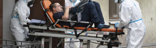 Число случаев заражения коронавирусом в России превысило 300 тысяч