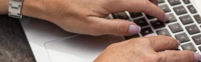 В госуправлении есть «богатые» и «бедные»; различия в зарплате до 30%