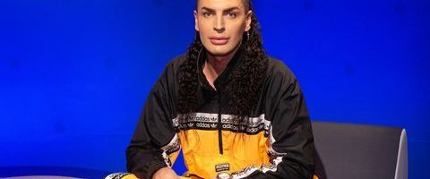 Эпатажный стилист Алексей Солтан обрушил соцсети, показав себя в облике роковой сексуальной блондинки