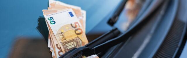 Очень пьяный водитель предложил полицейским взятку в размере 2000 евро