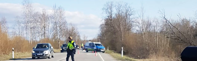 На дороге из Нарвы в Нарва-Йыэсуу Mercedes сбил пожилого велосипедиста. Мужчина умер по дороге в больницу