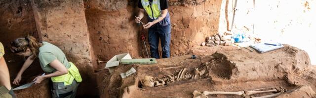 ФОТО | В центре Тарту раскопали около сотни скелетов. Археологические работы продлятся еще долго