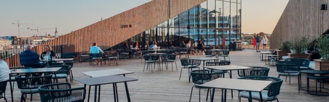 В Таллинне появился новый ресторан с двумя большими террасами — виды открываются на море и Старый город