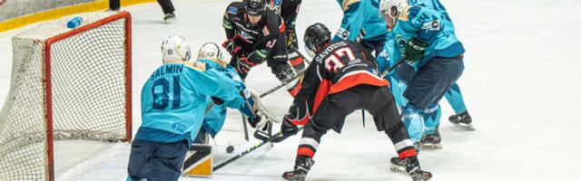 Хоккей с шайбой: нарвитяне победили