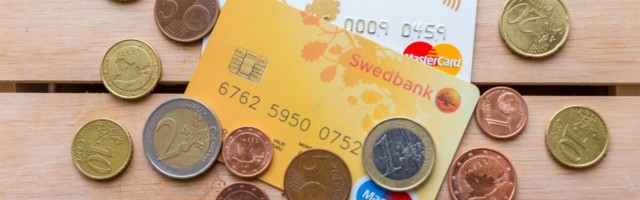 Как не дать банковским мошенникам себя обмануть? Swedbank выпустил видео о проблеме, из-за которой жители Эстонии теряют тысячи евро