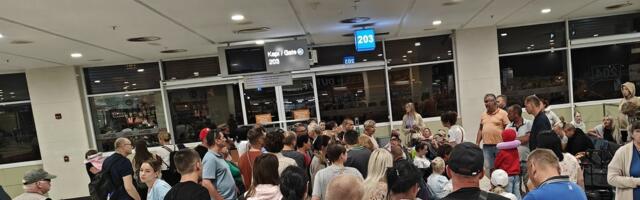 Авиакомпания SmartLynx вновь задержала несколько рейсов, люди не могут попасть домой