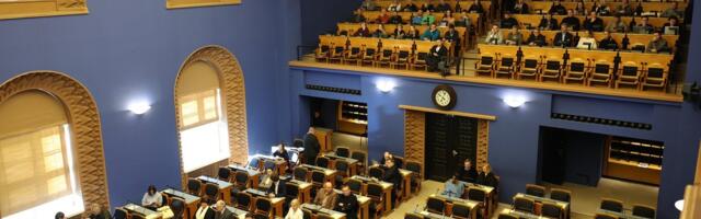 ПРЯМО СЕЙЧАС |  В Рийгикогу начинается новый политический сезон. С речью выступает Алар Карис