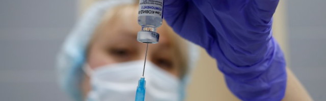 ЕС готов рассмотреть заявку на регистрацию российской вакцины "Спутник V"