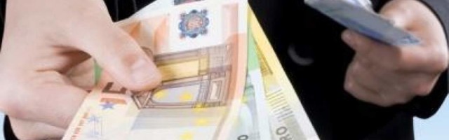 Министр: повышение минимальной зарплаты не должно вызвать волну банкротств в Литве