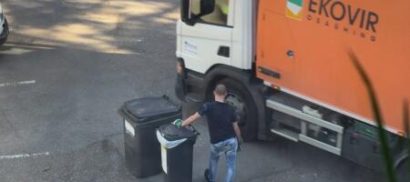 ВИДЕО: В Нарве машина Ekovir собирает сортированный мусор в одну машину