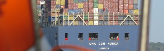 Экспорт товаров за год упал на 17%, а импорт — на 22%