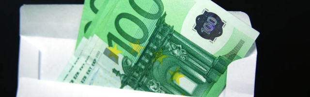 НТД: из-за экономического кризиса количество зарплат в конвертах может вырасти