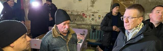 Президент посещает с рабочим визитом Украину