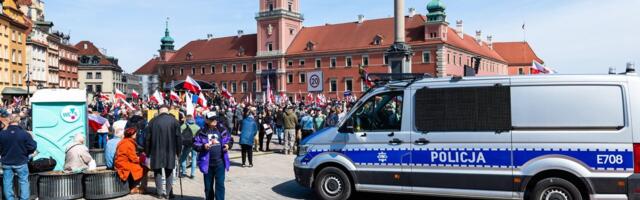 Польша выслала 11 человек за проведение протестов за счет РФ
