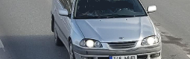 Полиция просит помощи в поисках угнанного автомобиля