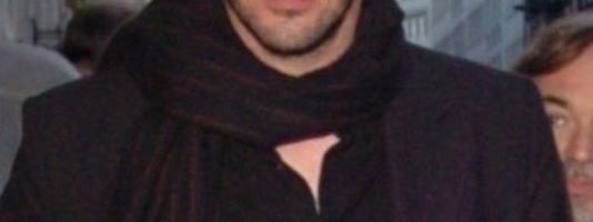 Киану Ривз готов встречаться с женщинами ради денег