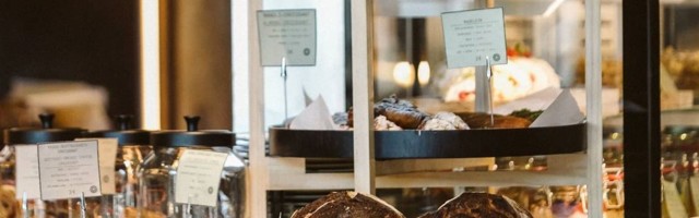 Выставка и еда: в Fotografiska проходят субботние мероприятия под открытым небом