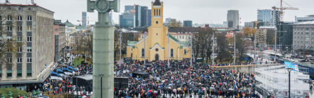 На массовом протеста в Таллине народ Эстонии призвали к гражданскому неповиновению