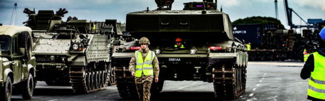 В рамках миссии НАТО: британские танки готовятся к переброске в Эстонию